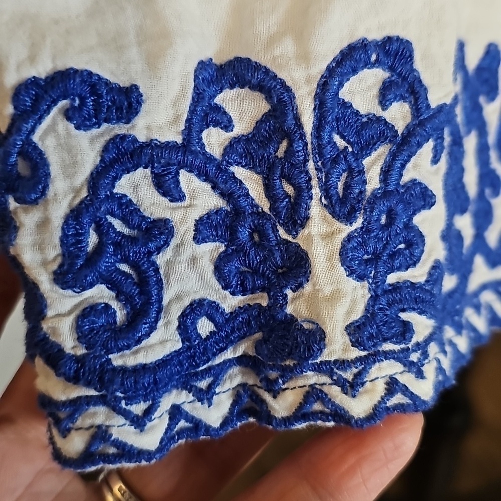 Artisan Ny White Tunic with Blue Embroidery - Picture 3 of 6